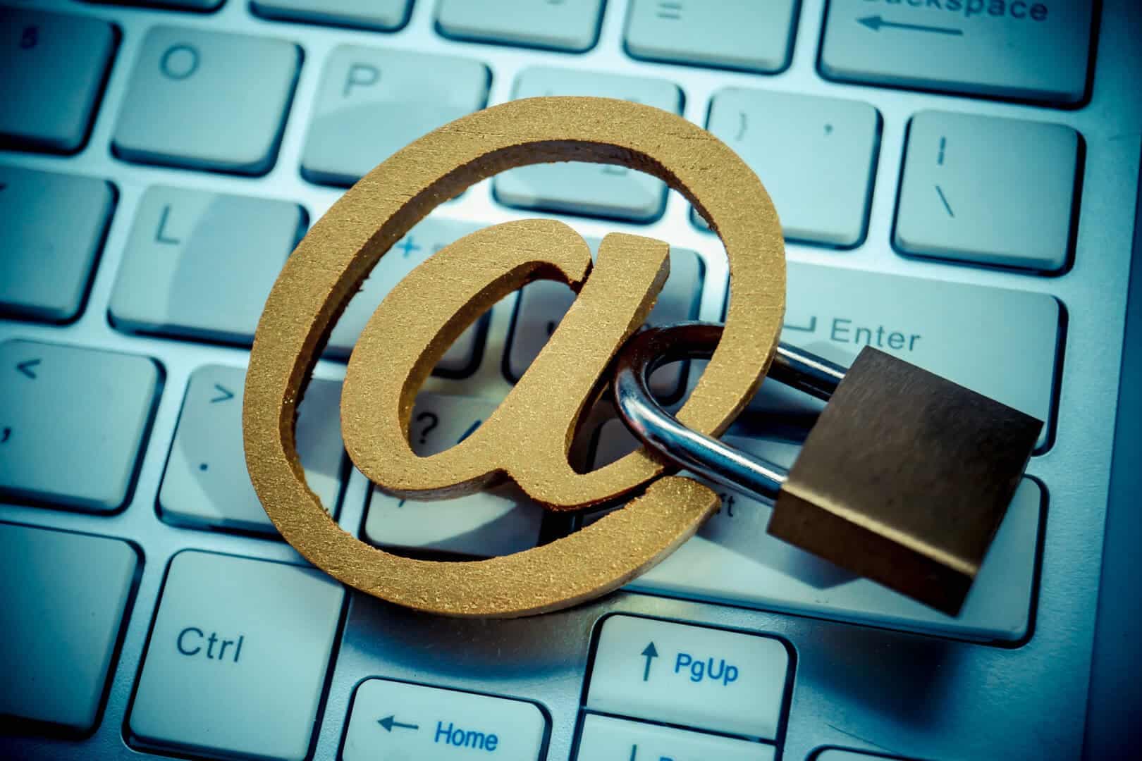 ¿Cuál es la mejor manera de proteger el correo electrónico?